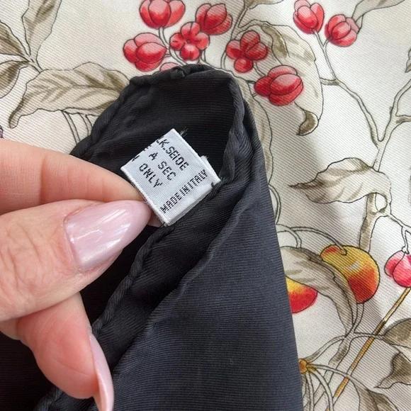 π¦ Dior 90 Square Scarf - 34β x 34β - Picture 6 of 12